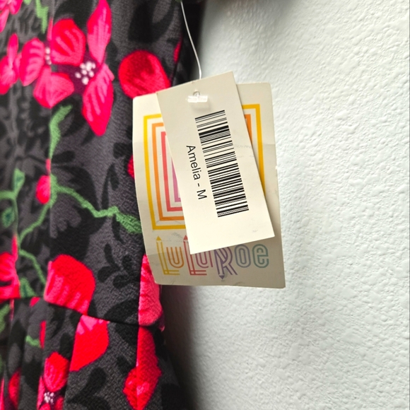 Vintage Lularoe Amelia M Pink and Black Floral Pattern NWT - Picture 2 of 7